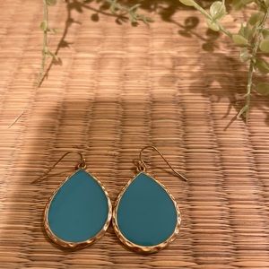 Teardrop dangly earrings